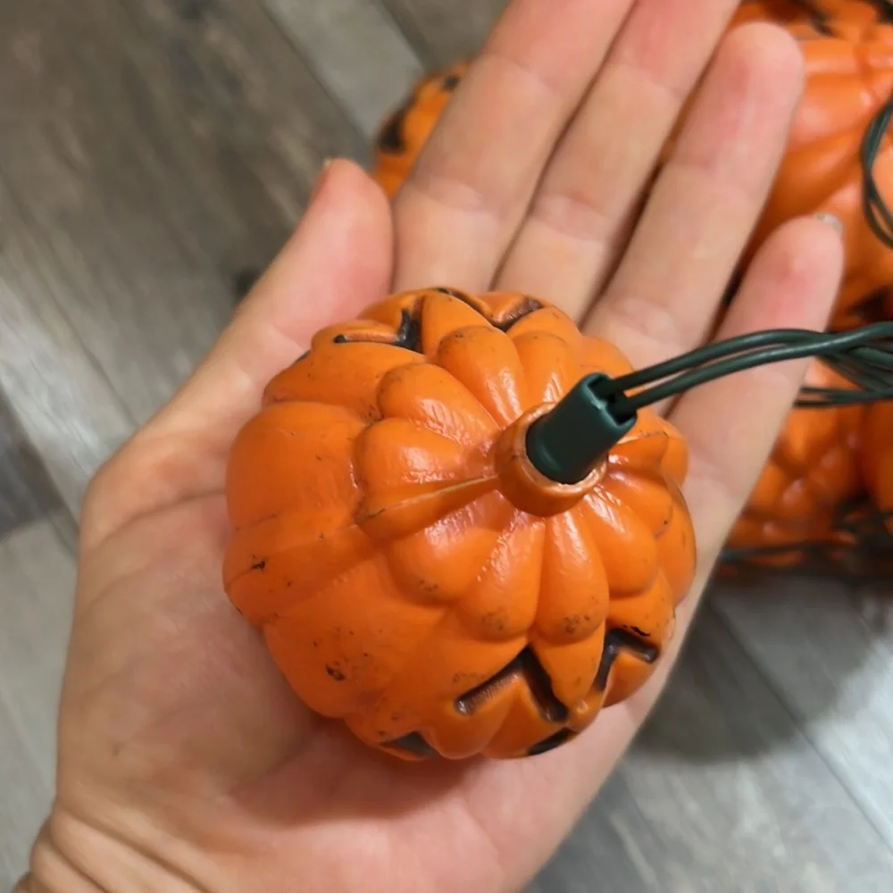 Halloween pumpkin 🎃 lights 10 blinking vintage retro orange 2.5” each outdoors